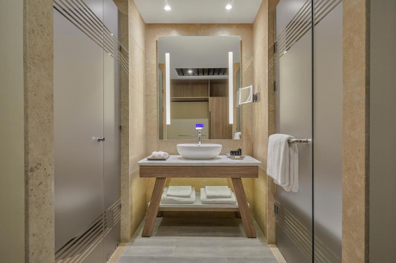 Отель Hyatt Regency Cairo West 6th of October City Экстерьер фото Bathroom