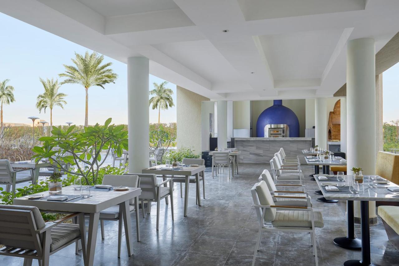 Отель Hyatt Regency Cairo West 6th of October City Экстерьер фото The Beach
